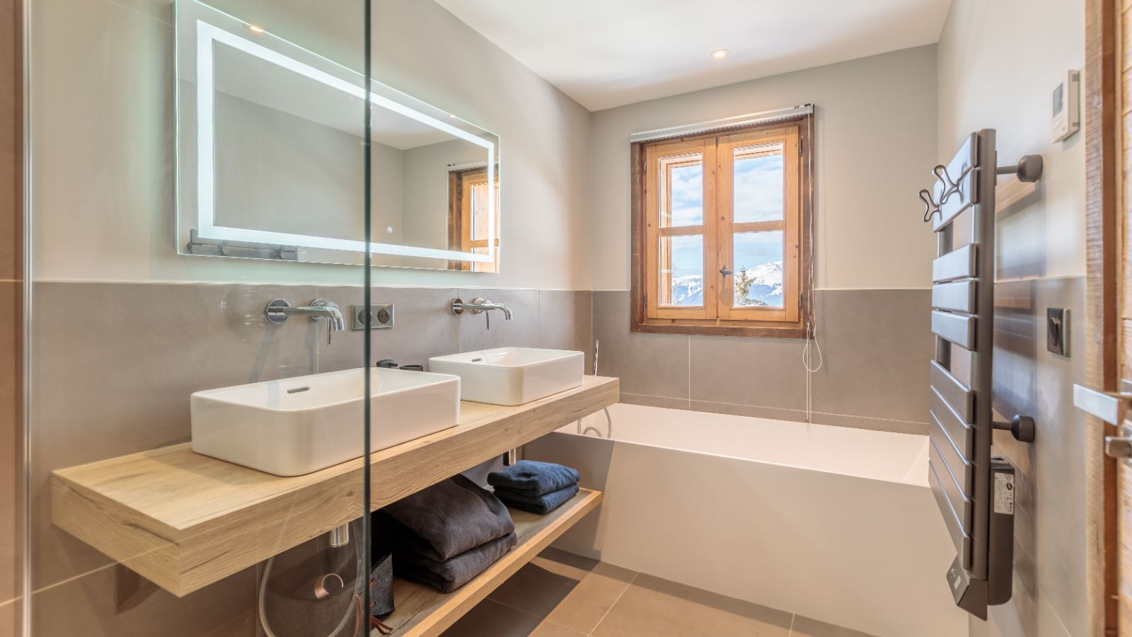 Luxury-Ski-Chalet-Les-Arc-Chalet-La -Source-arc-1800- OSC-Bathroom.jpg