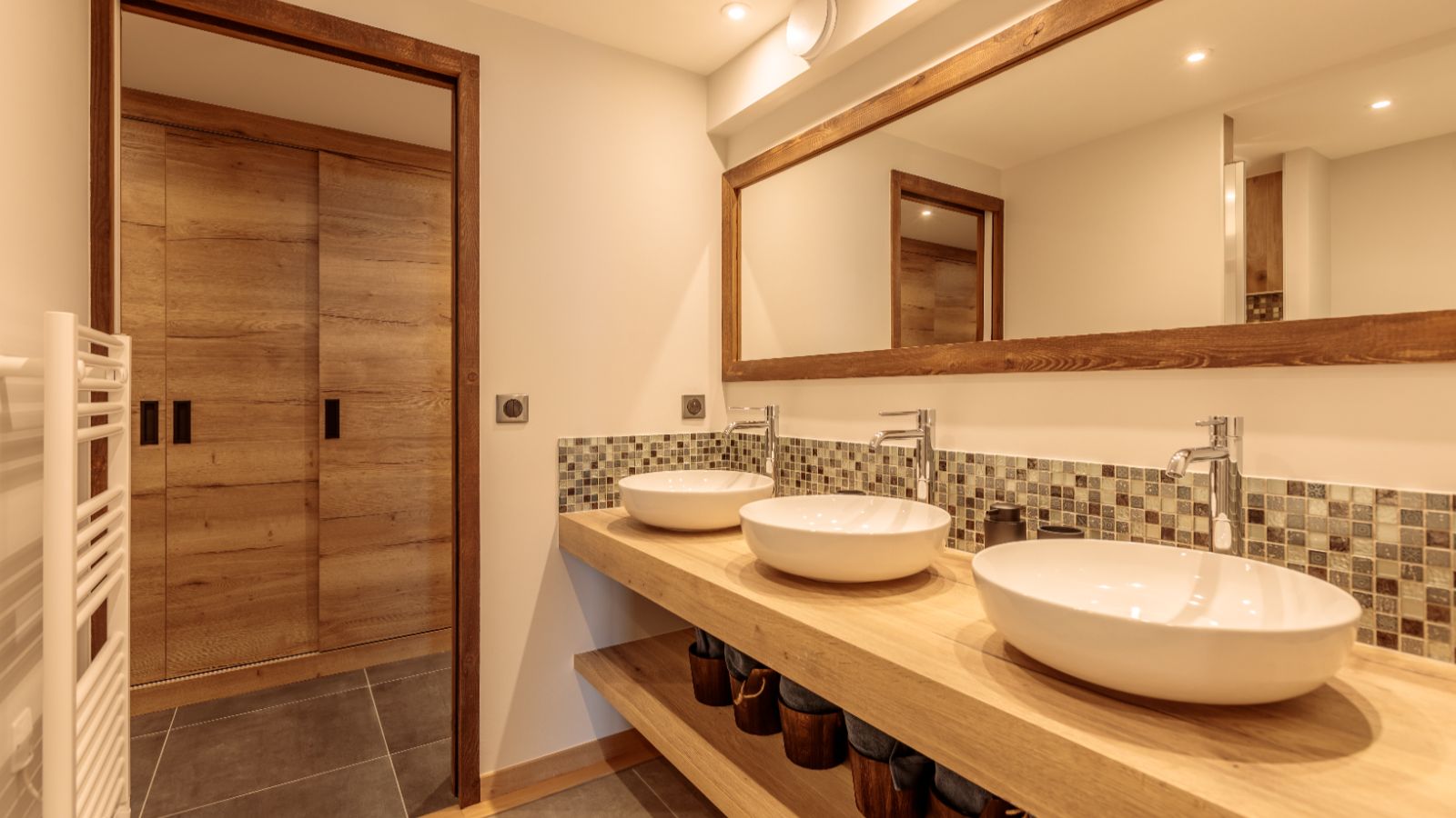 Luxury-Ski-Chalet-Les-Arc-Chalet-La -Source-arc-1800- OSC-Bathroom2.jpg