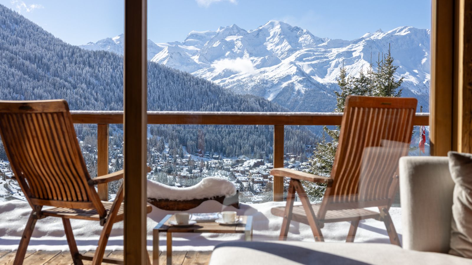 Luxury-Ski-Chalet-Verbier-ChaletLesEtrennes-OSC-Balcony (3).jpg