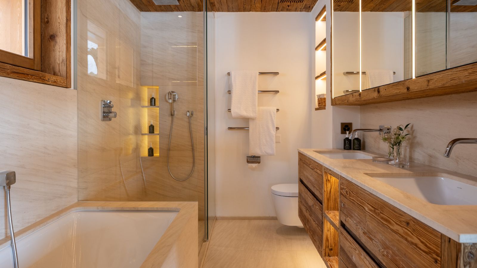 Luxury-Ski-Chalet-Verbier-ChaletLesEtrennes-OSC-Bathroom.jpg