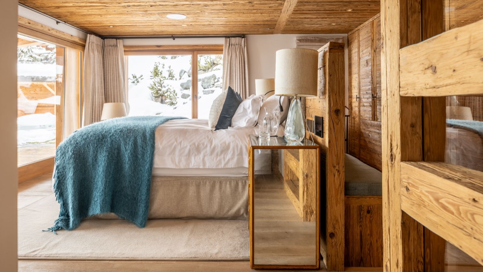 Luxury-Ski-Chalet-Verbier-ChaletLesEtrennes-OSC-Bedroom (2).jpg