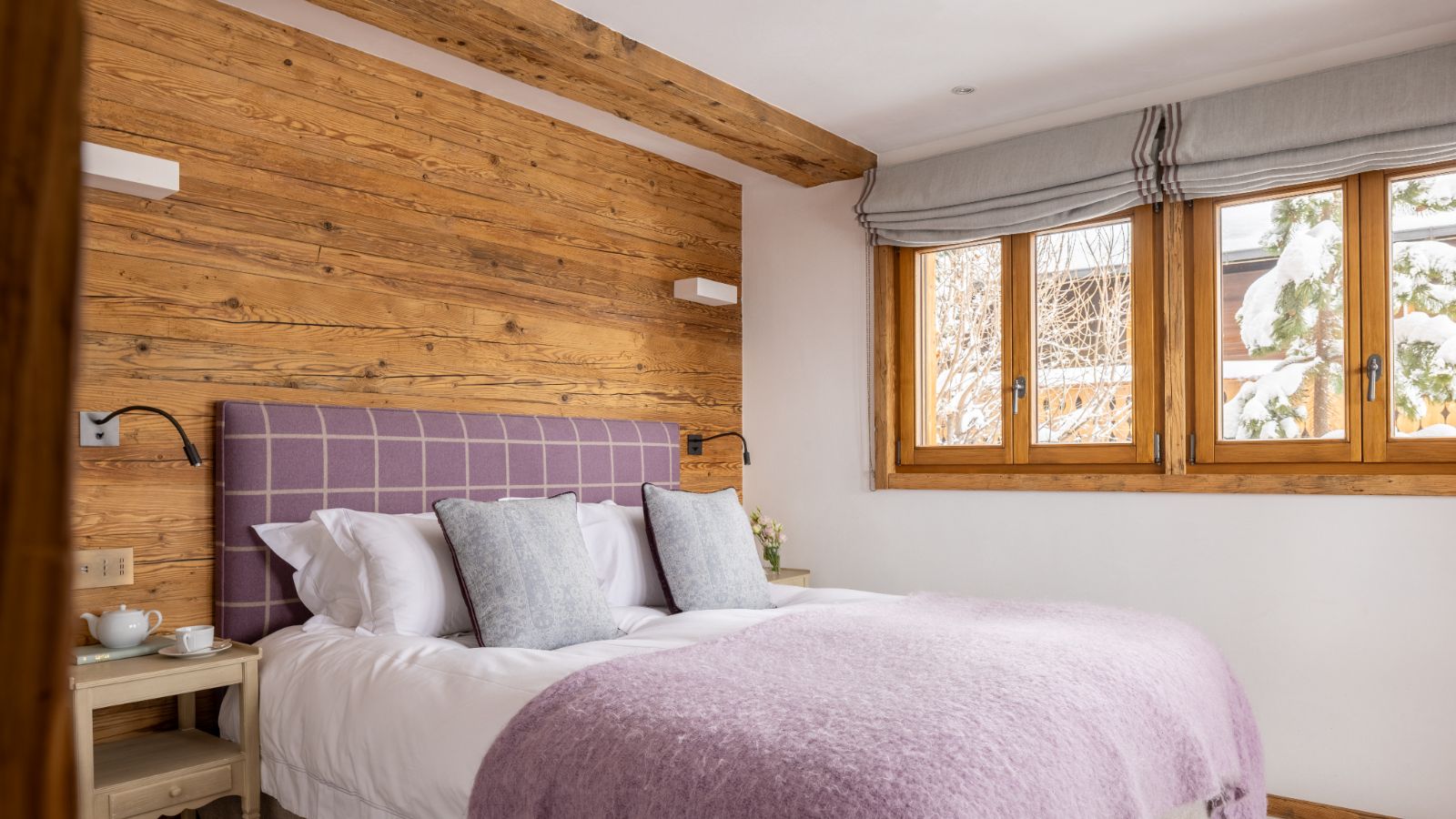 Luxury-Ski-Chalet-Verbier-ChaletLesEtrennes-OSC-Bedroom (8).jpg