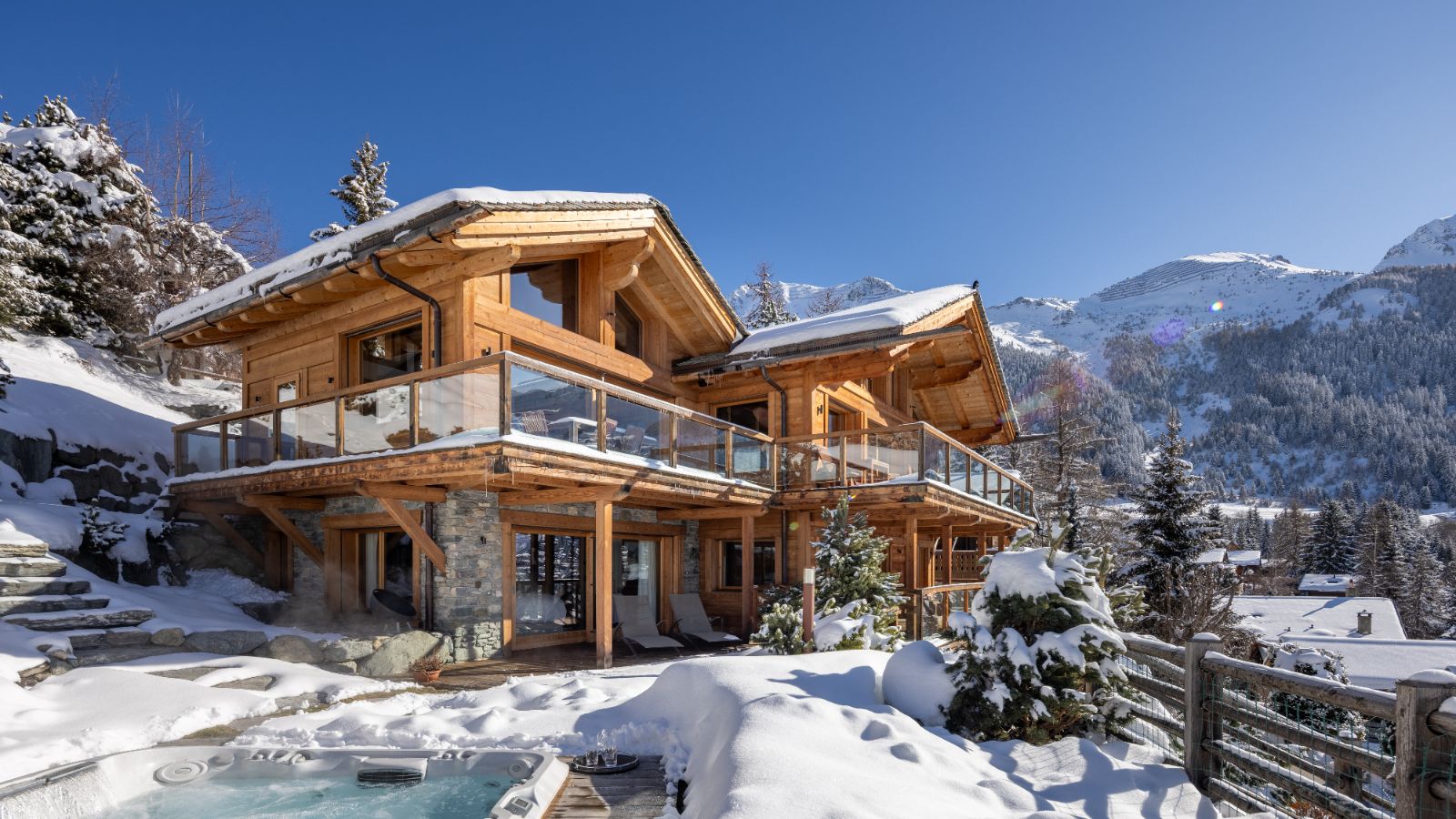 Luxury-Ski-Chalet-Verbier-ChaletLesEtrennes-OSC-Chalet (5).jpg