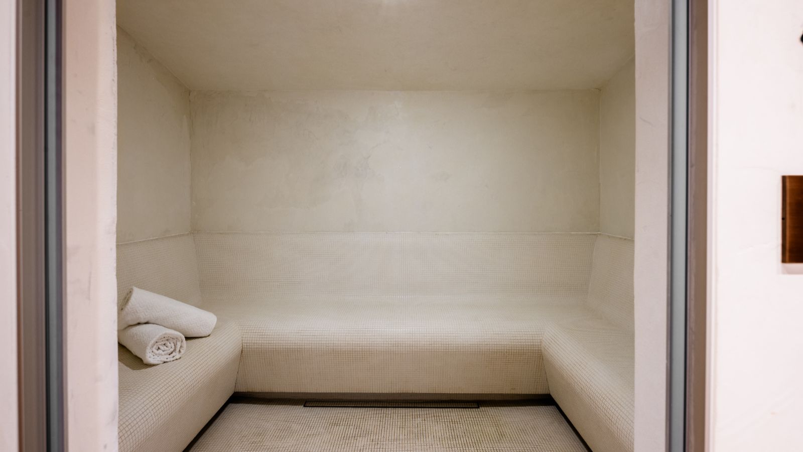 Luxury-Ski-Chalet-Verbier-ChaletLesEtrennes-OSC-Hammam.jpg