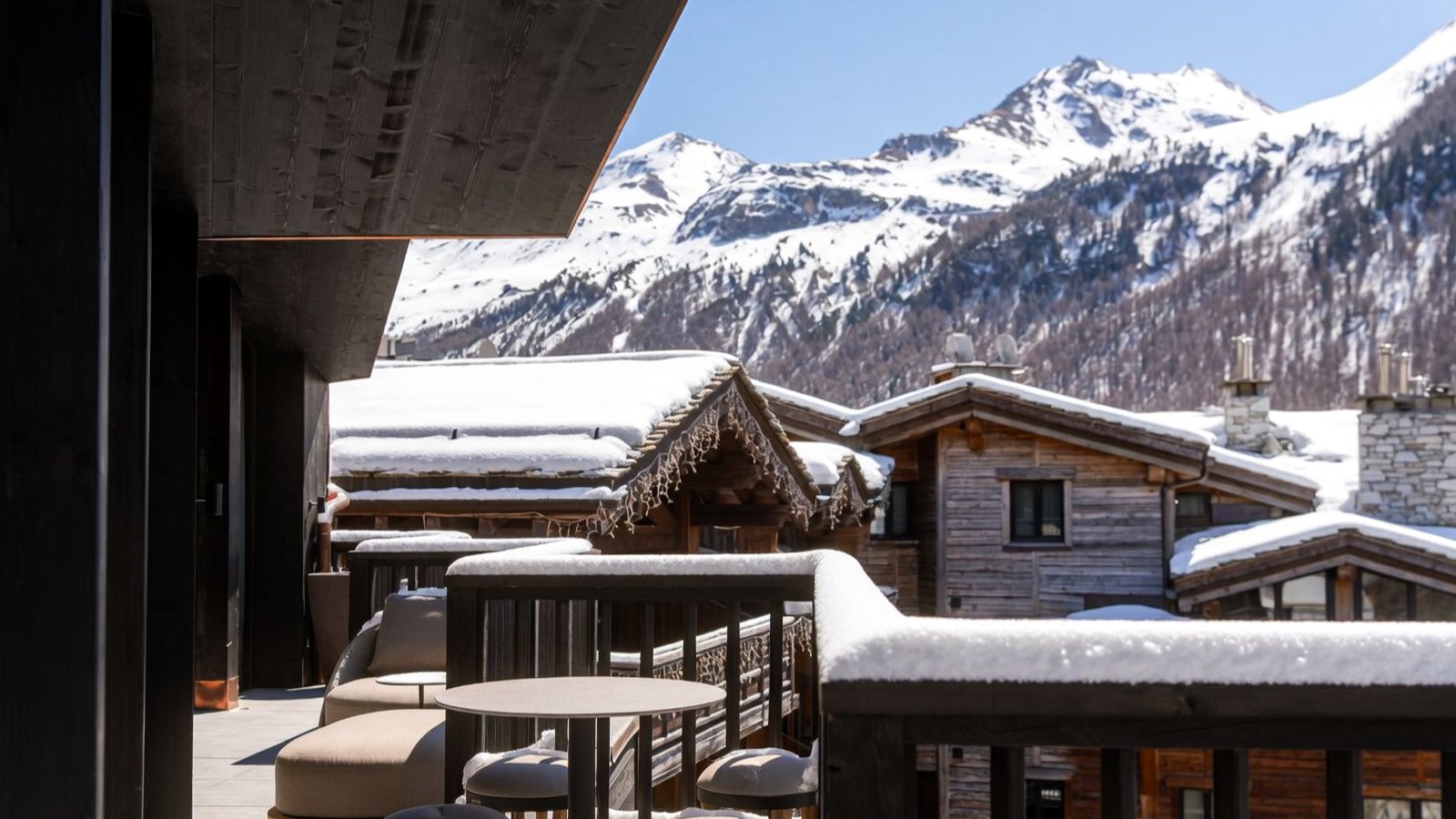 Luxury-Ski-Chalet-Vald'Isere-ChaletdeCristal-OSC-Balcony.jpg