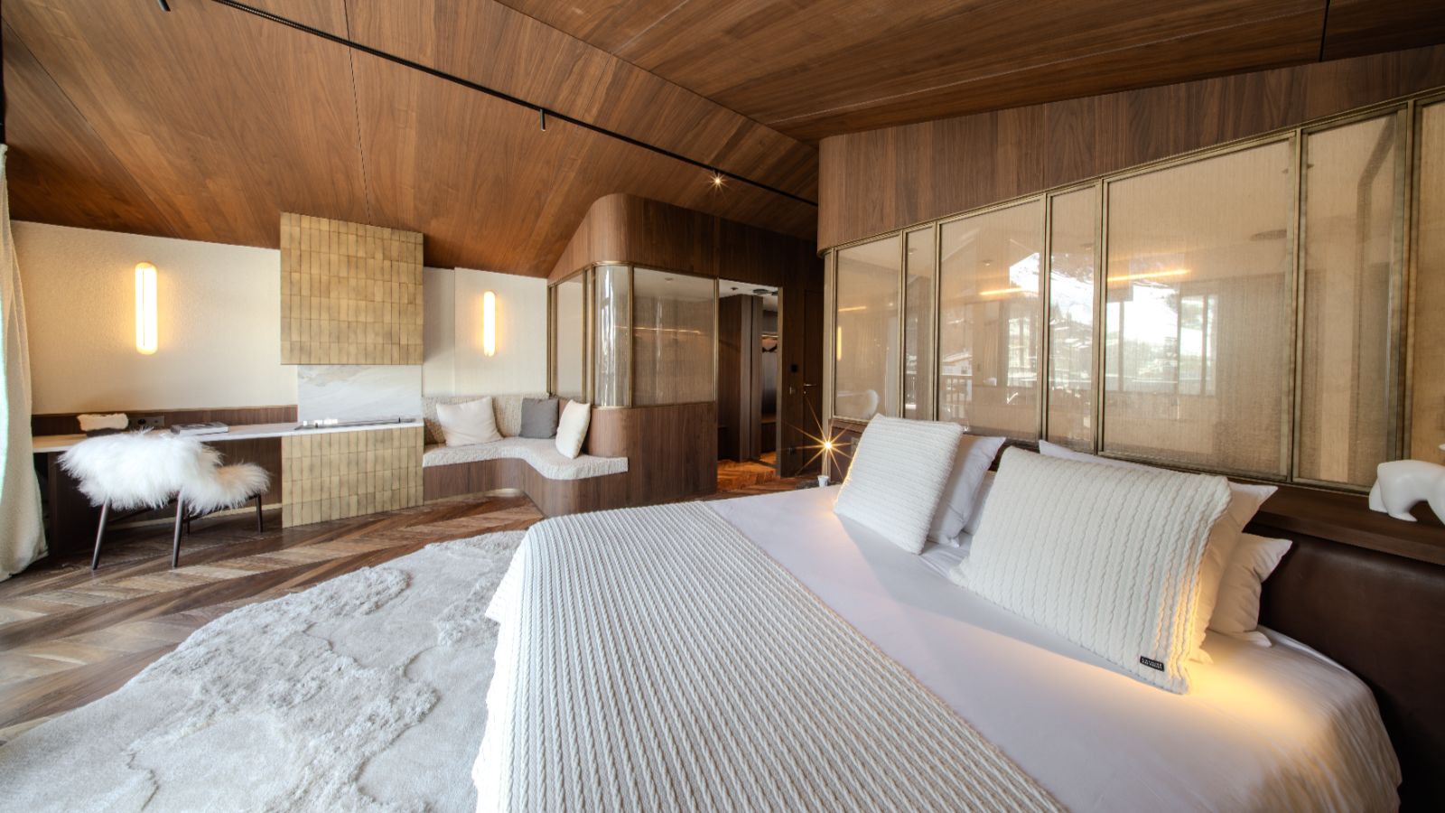 Luxury-Ski-Chalet-Vald'Isere-ChaletdeCristal-OSC-Bedroom1.jpg
