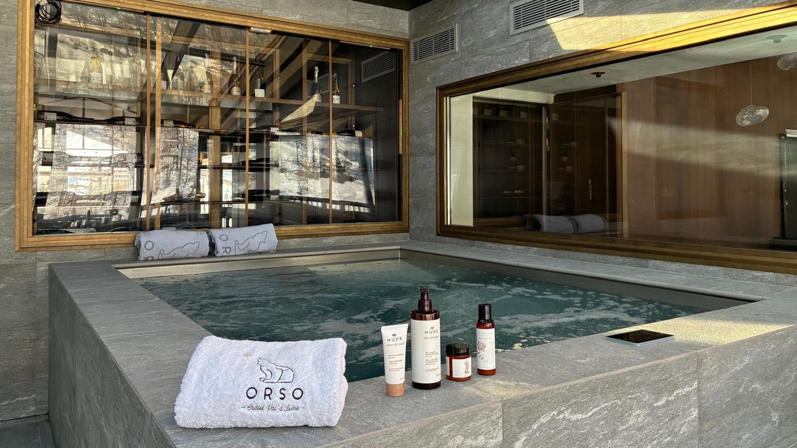 Luxury-Ski-Chalet-Vald'Isere-ChaletdeCristal-OSC-Jacuzzi (2).jpeg