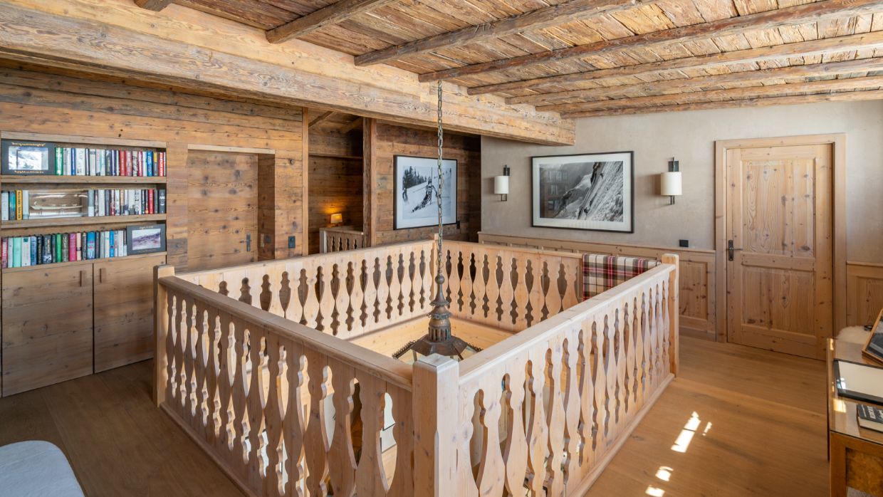 Luxury-Ski-Chalet-Verbier-Skyfall-Penthouse-OSC- Hall.jpg