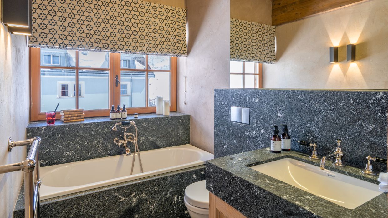 Luxury-Ski-Chalet-Verbier-Skyfall-Penthouse-OSC-Bathroom (3).jpg