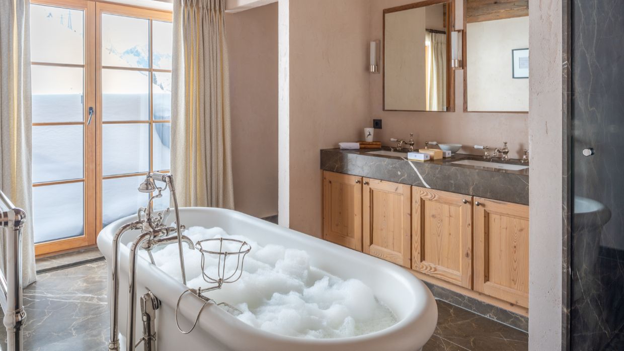 Luxury-Ski-Chalet-Verbier-Skyfall-Penthouse-OSC-Bathroom.jpg