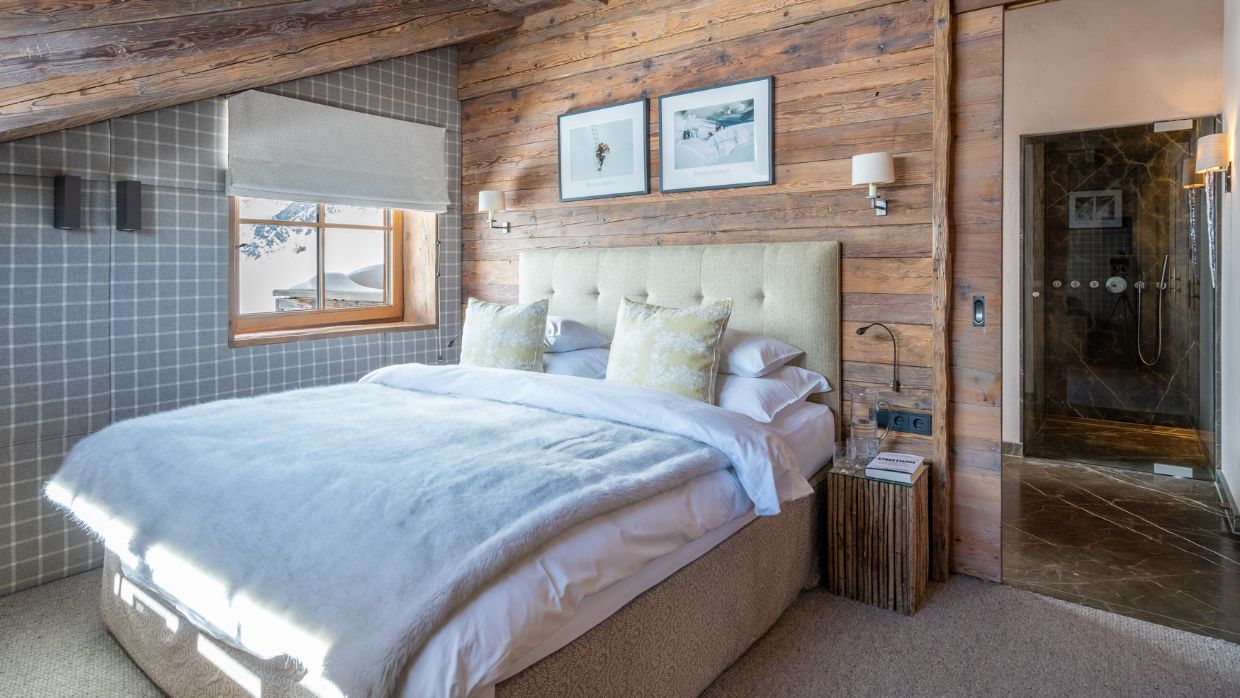 Luxury-Ski-Chalet-Verbier-Skyfall-Penthouse-OSC-Bedroom.jpg