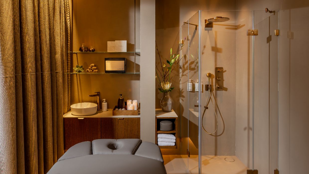 Luxury -hotel-Zermatterhof_OSCSpa_amenities-Treatment room.jpg