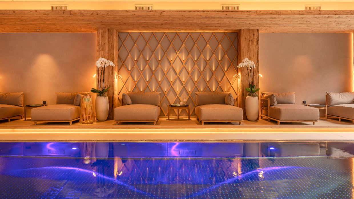Luxury -hotel-Zermatterhof_OSC-Spa_Pool.jpg