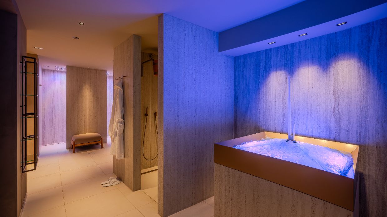 Luxury -hotel-Zermatterhof_OSCSpa_Treatment.jpg