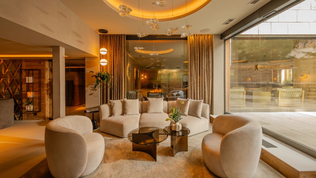 Luxury -hotel-Zermatterhof_OSCSpaLounge.jpg