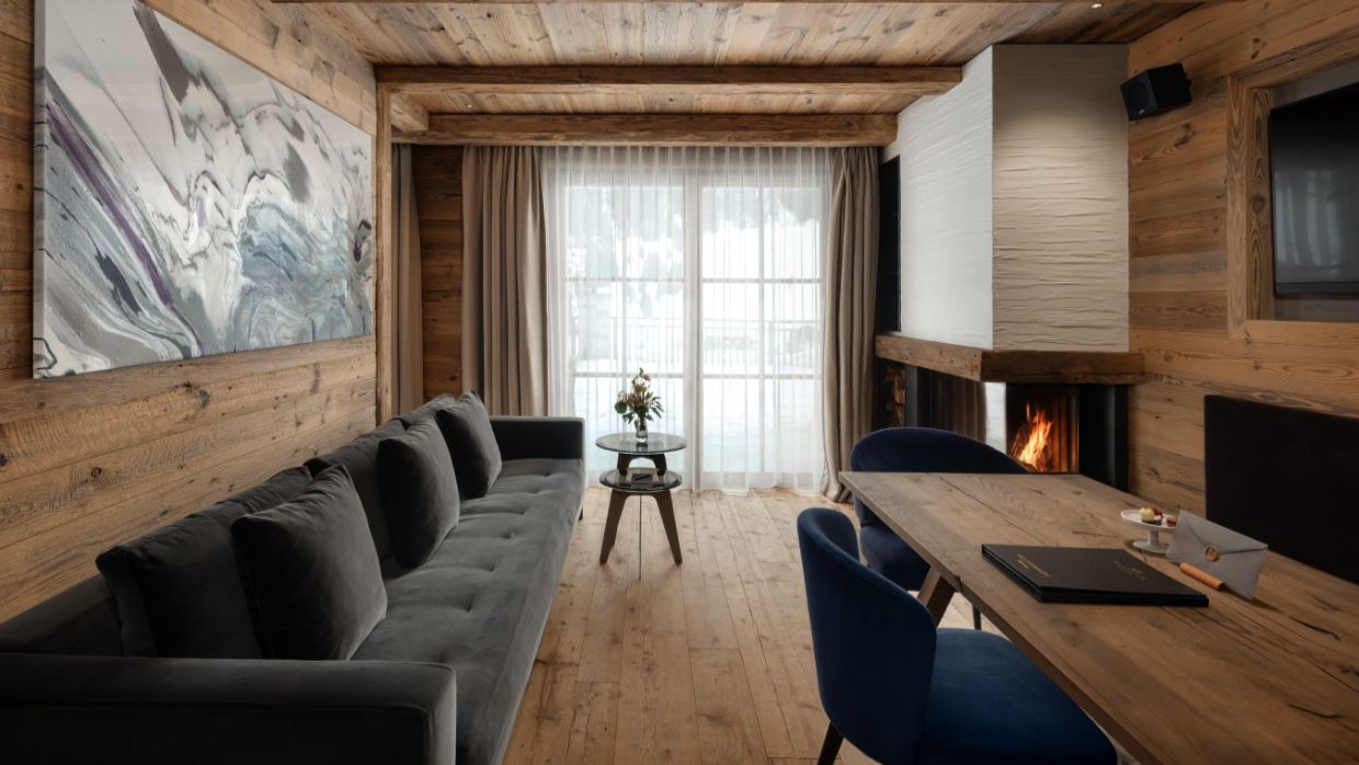 Luxury-Ski-Hotel-Lech-Severins-OSC-Bedroom lounge.jpg