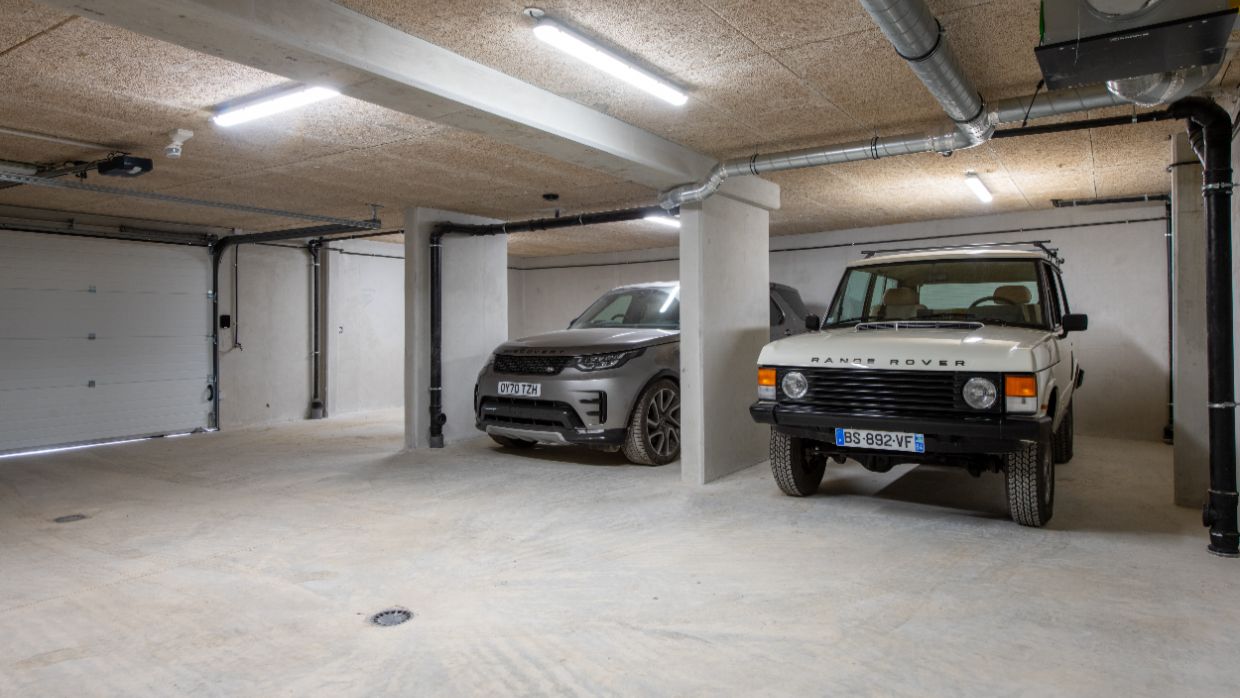 Luxury-Ski-Chalet-Morzine-Chalet-Bisou-OSC-Parking.jpg