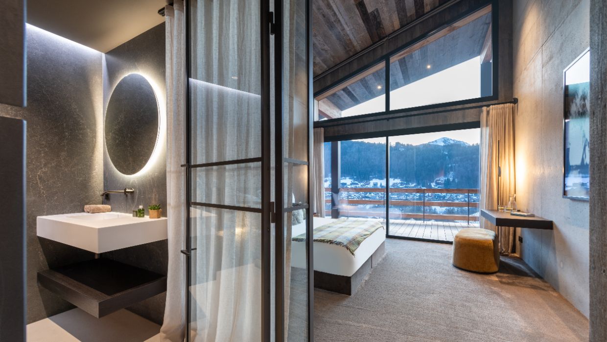 Luxury-Ski-Chalet-Morzine-Chalet-Bisou-OSC -Bathroom (1).jpg