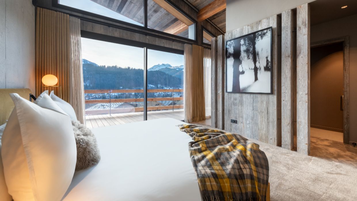 Luxury-Ski-Chalet-Morzine-Chalet-Bisou-OSC -Bedroom (2).jpg