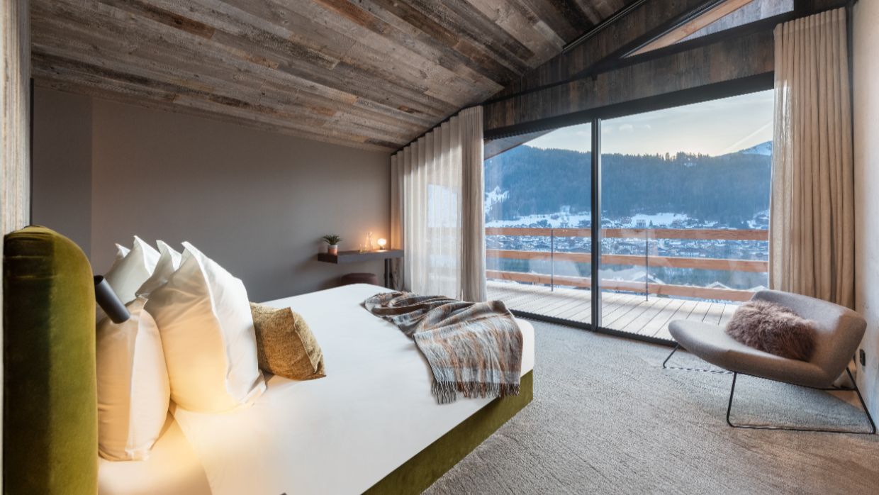 Luxury-Ski-Chalet-Morzine-Chalet-Bisou-OSC -Bedroom (3).jpg
