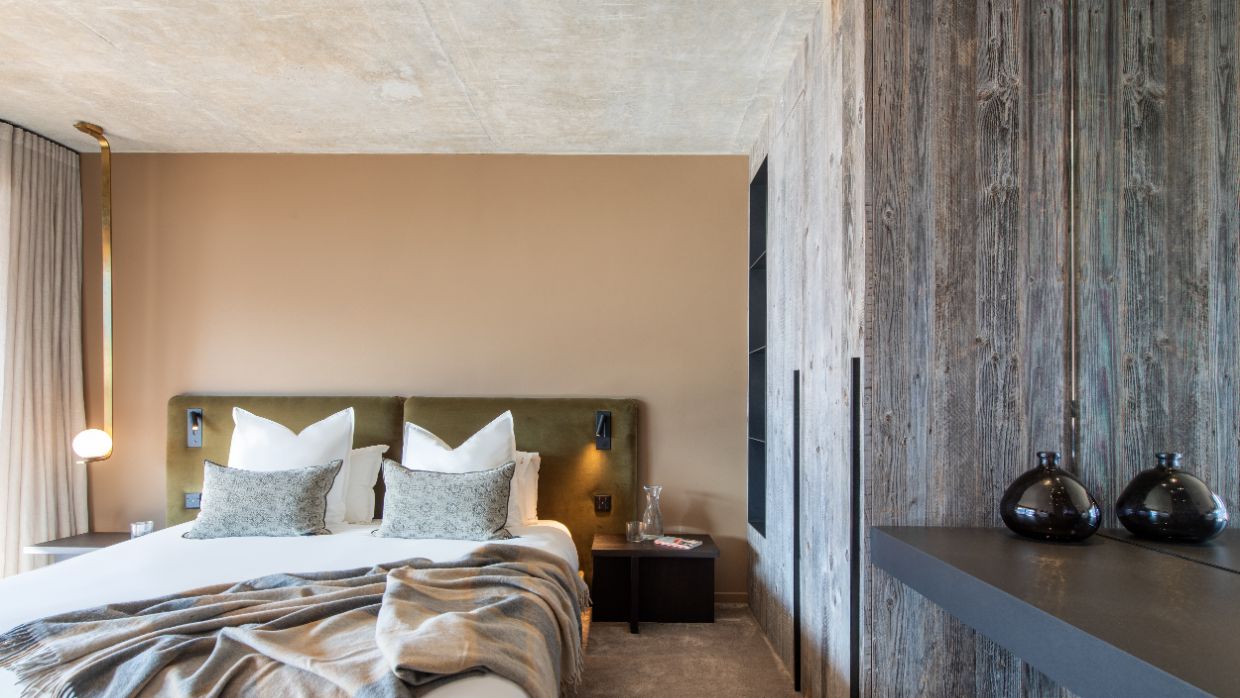 Luxury-Ski-Chalet-Morzine-Chalet-Bisou-OSC -Bedroom (8).jpg