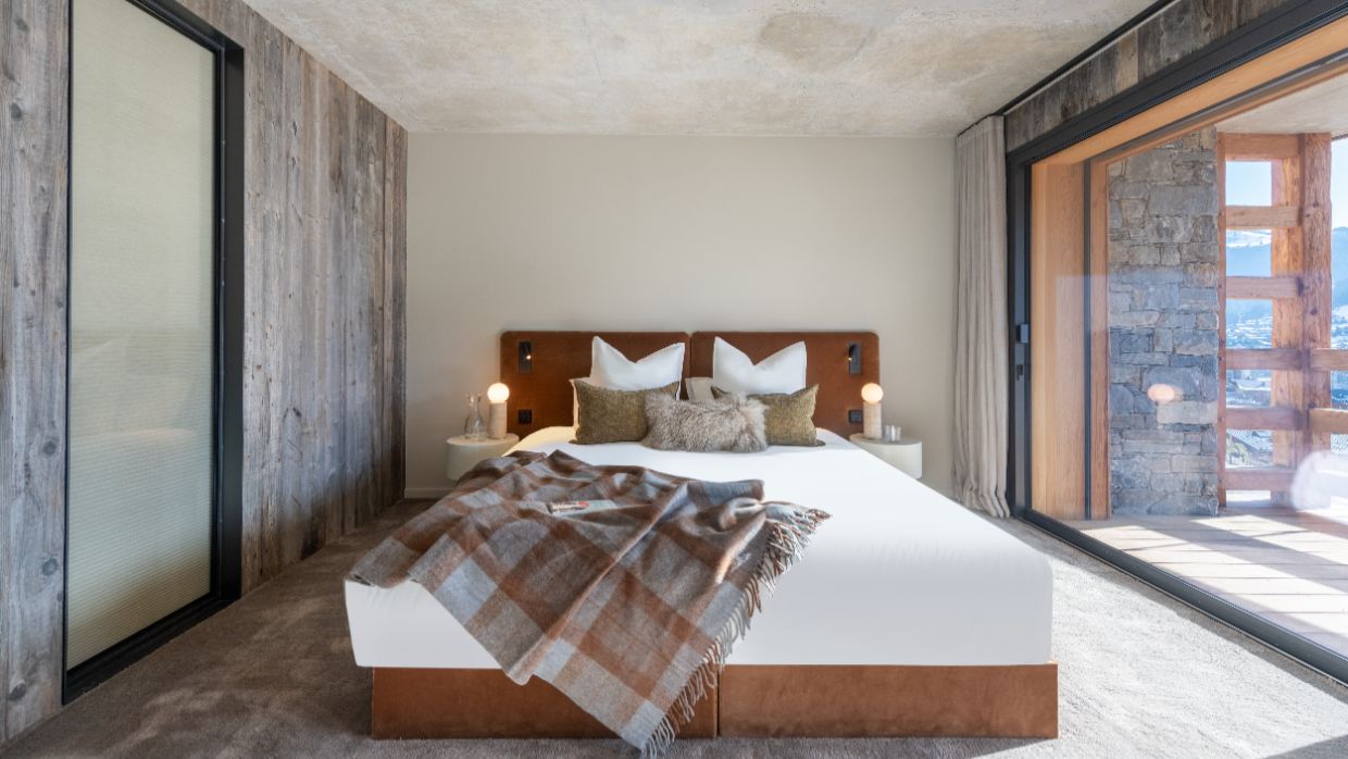 Luxury-Ski-Chalet-Morzine-Chalet-Bisou-OSC -Bedroom.jpg