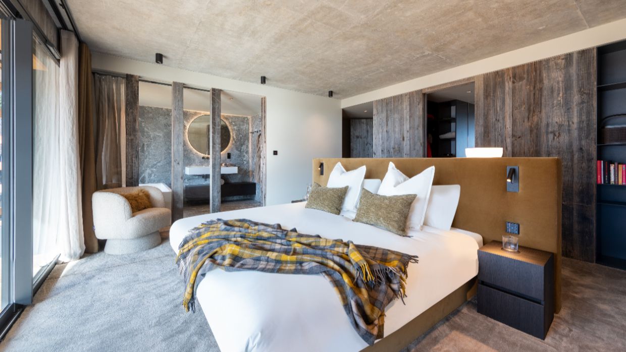 Luxury-Ski-Chalet-Morzine-Chalet-Bisou-OSC-Bedroom (5).jpg