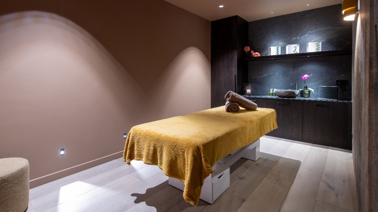 Luxury-Ski-Chalet-Morzine-Chalet-Bisou-OSC-Massage room.jpg