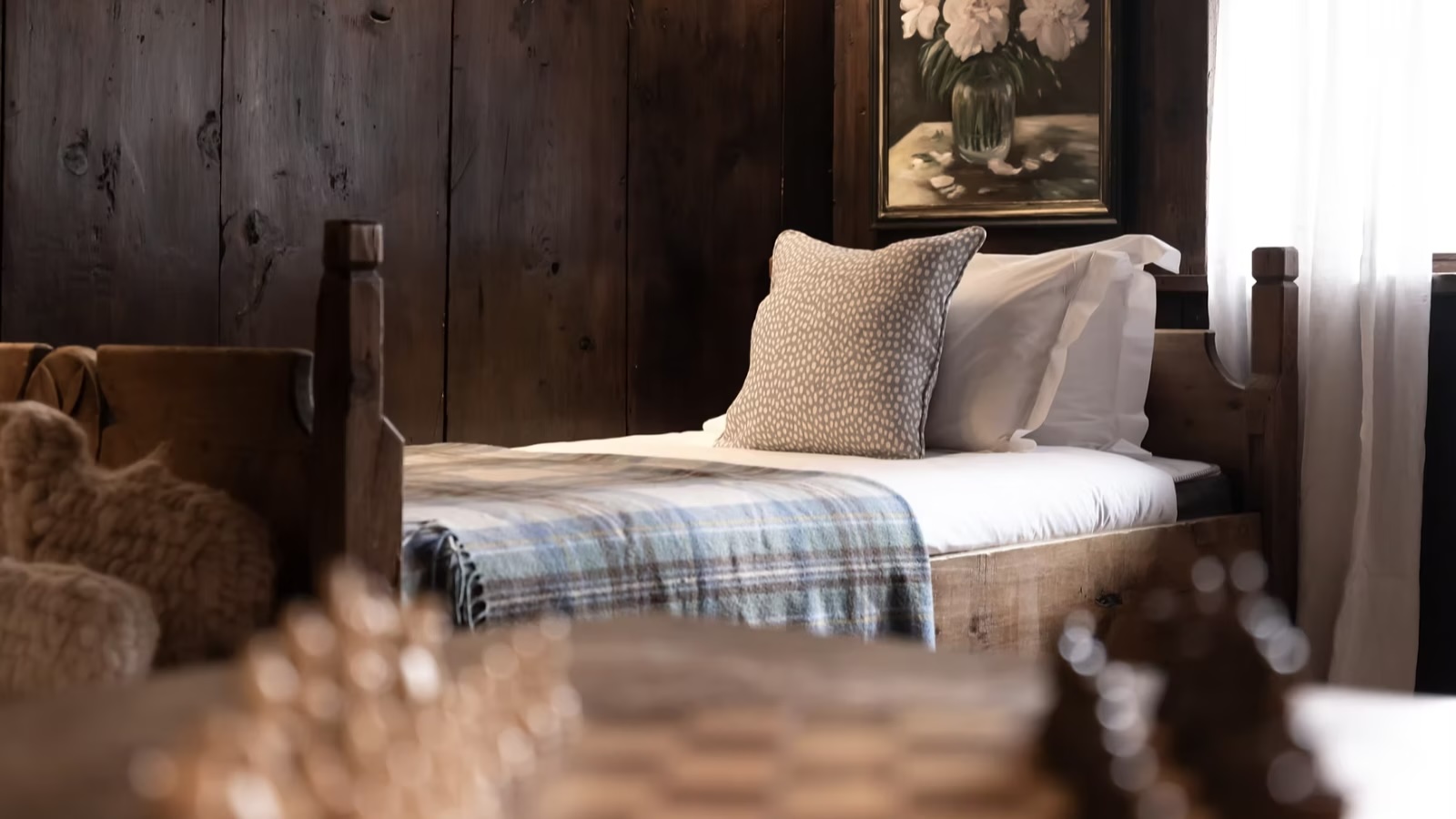 Luxury-Ski-Chalet-Chamonix-La-Ferme-Des-Frasserands-Oxford-Ski-Bedroom2.jpg