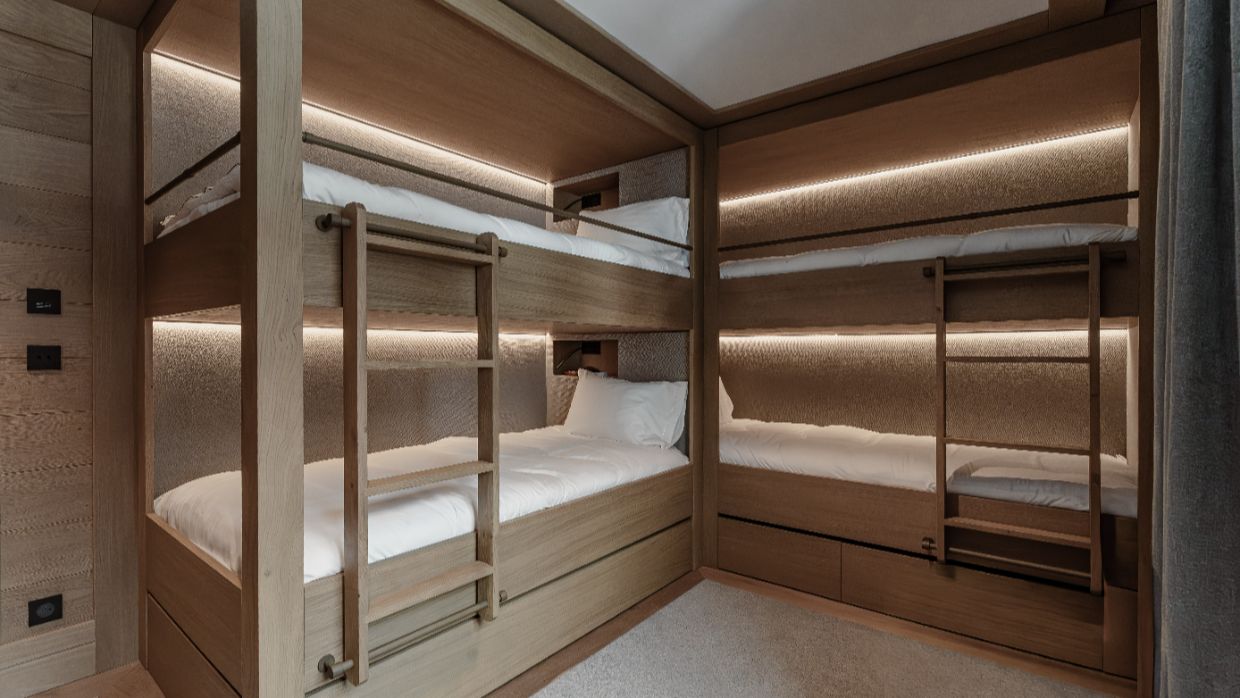 Luxury-Ski-Chalet-Le CINQ-OSC-Bunkroom (2).jpg