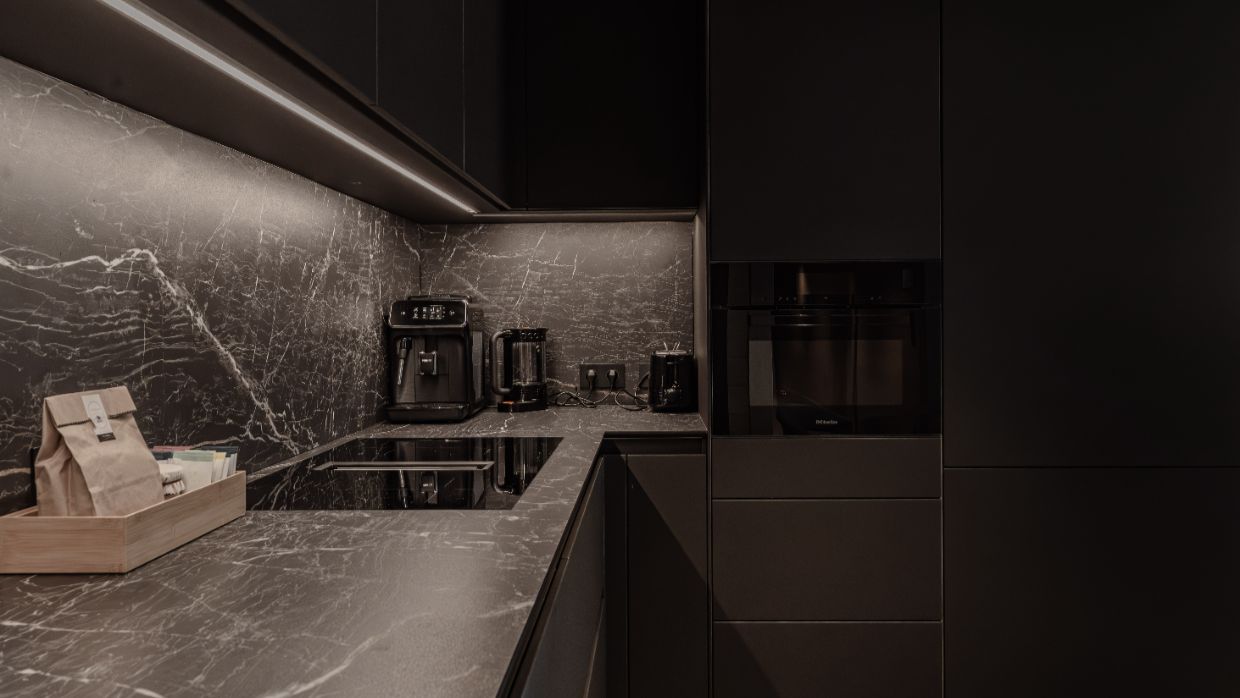 Luxury-Ski-Chalet-Le CINQ-OSC-Kitchen.jpg