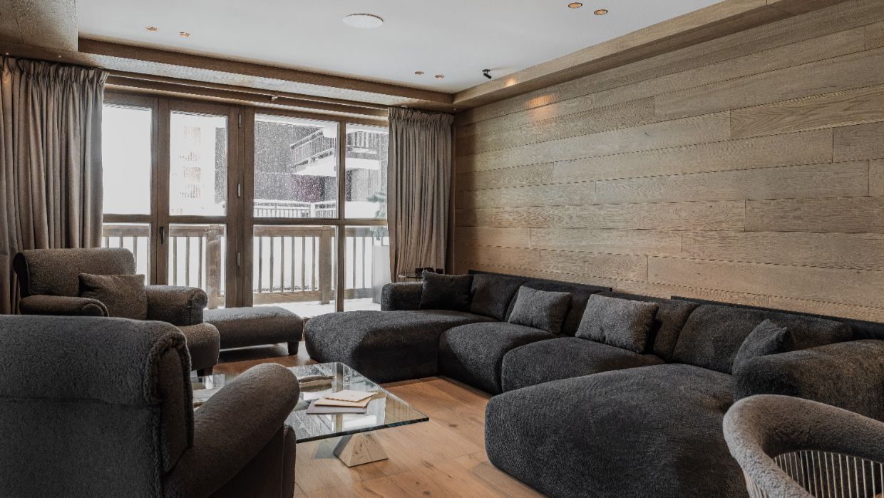 Luxury-Ski-Chalet-Le CINQ-OSC-Lounge (1).jpg