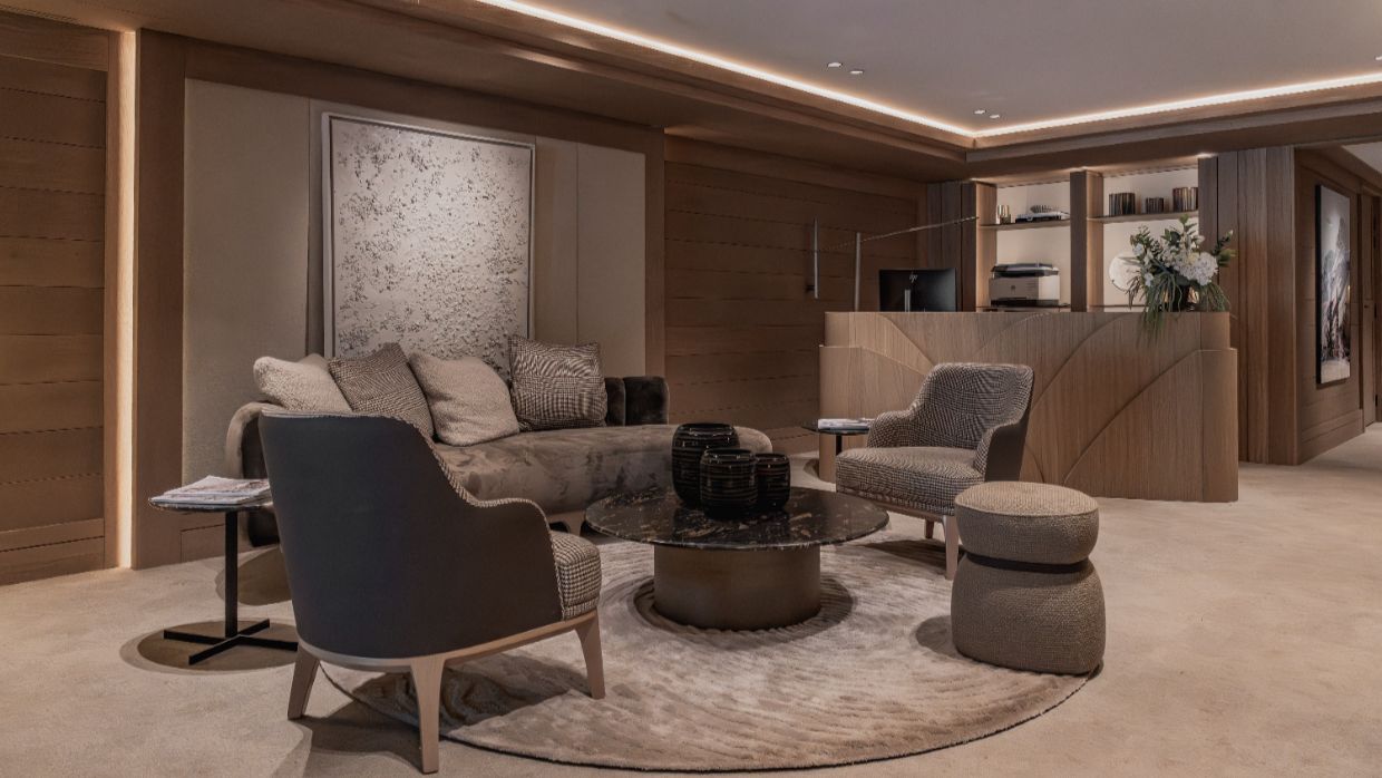 Luxury-Ski-Chalet-Le CINQ-OSC-Reception.jpg
