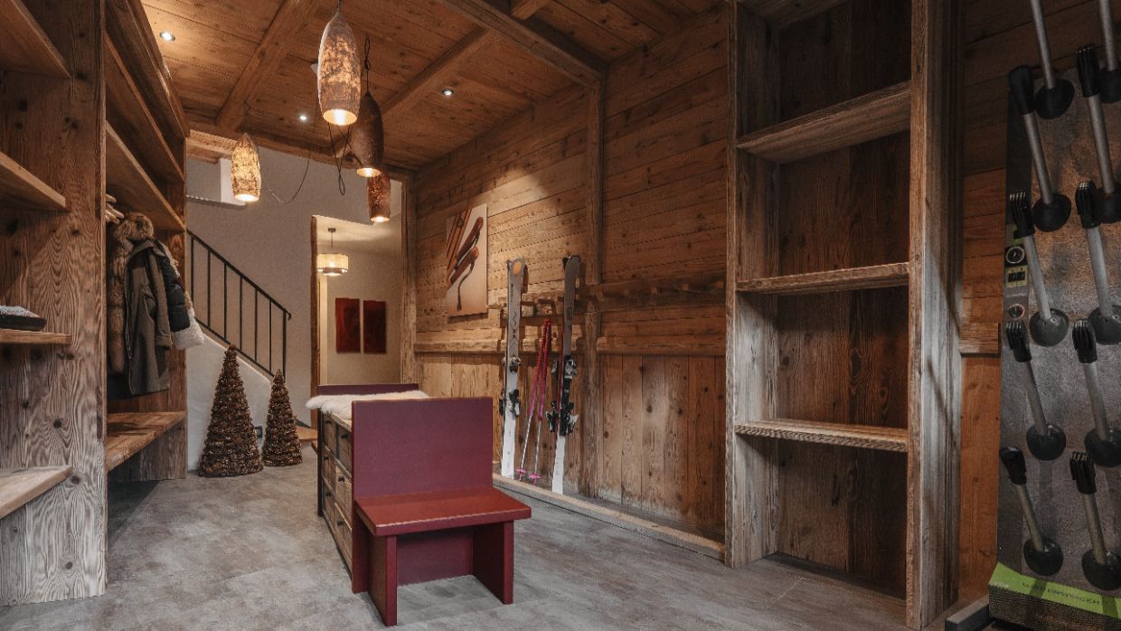 Luxury-Ski-Chalet-Le Alice-OSC-Skiroom.jpg