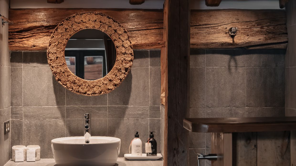 Luxury-Ski-Chalet-Le Alice-OSC-Bathroom (2).jpg