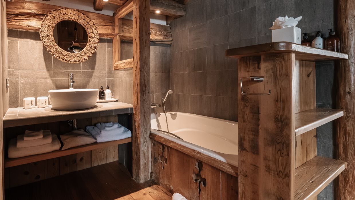 Luxury-Ski-Chalet-Le Alice-OSC-Bathroom.jpg