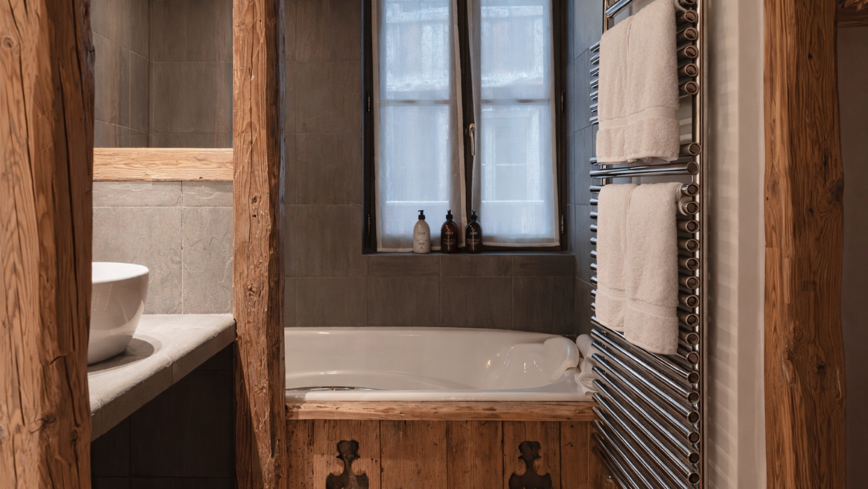 Luxury-Ski-Chalet-Le Alice-OSC-Bathroom.png