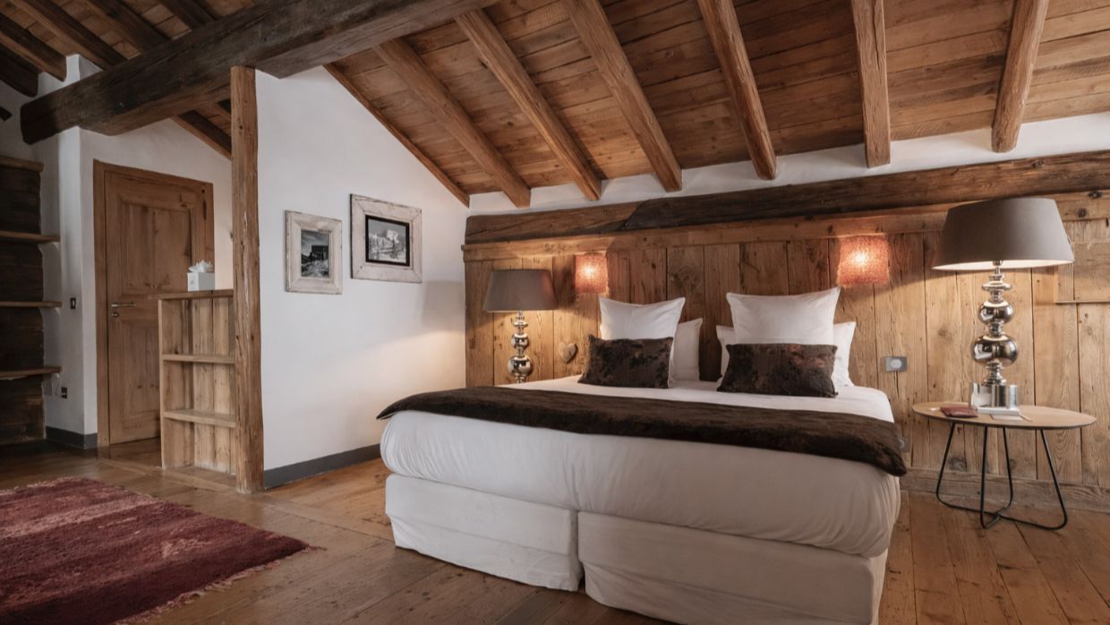 Luxury-Ski-Chalet-Le Alice-OSC-Bedroom (2).jpg