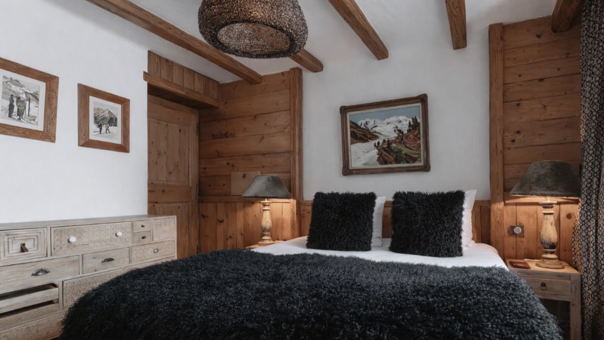Luxury-Ski-Chalet-Le Alice-OSC-Bedroom (4).jpg