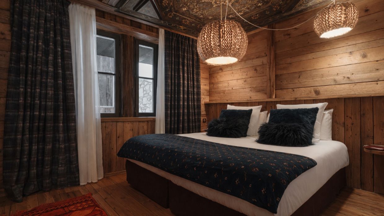 Luxury-Ski-Chalet-Le Alice-OSC-Bedroom (5).jpg