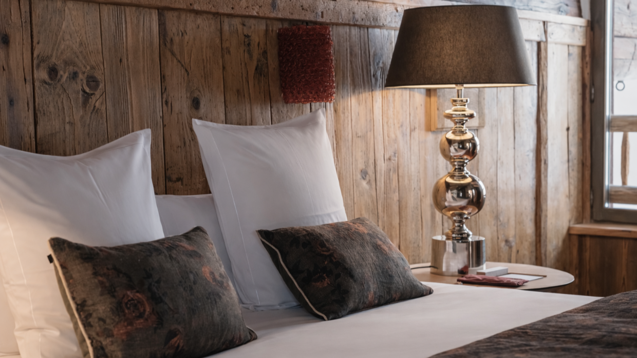 Luxury-Ski-Chalet-Le Alice-OSC-bedroom.png