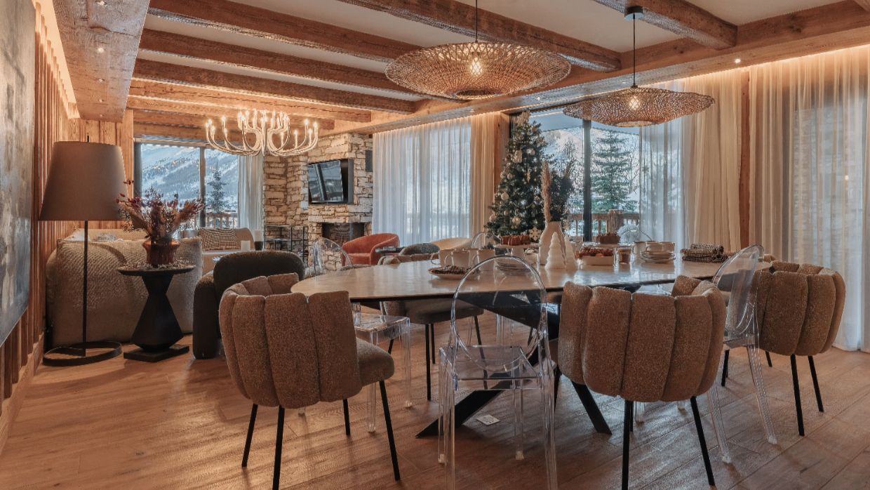 Luxury-Ski-Chalet-Le-Best -View-OSC-Dining room.jpg