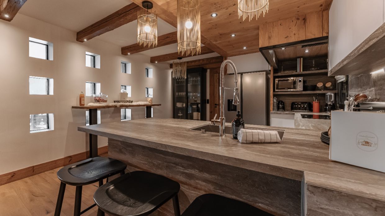 Luxury-Ski-Chalet-Le-Best -View-OSC-Kitchen (3).jpg
