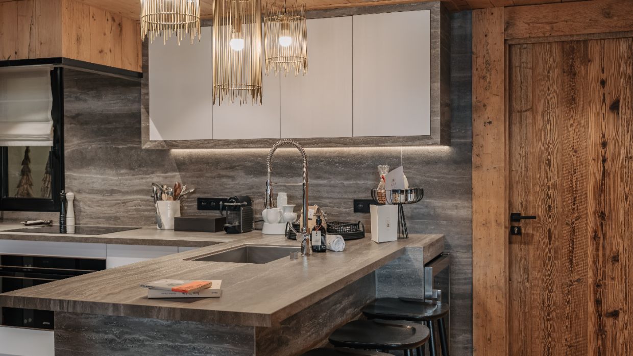 Luxury-Ski-Chalet-Le-Best -View-OSC-Kitchen (4).jpg