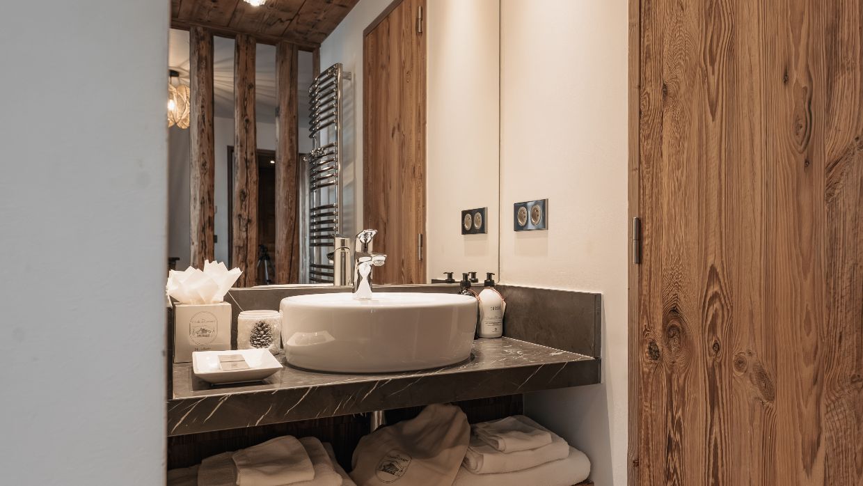 Luxury-Ski-Chalet-Vald'Isere-La Face-OSC-Bathroom (4).jpg