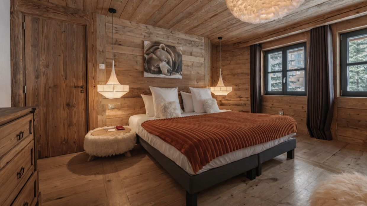 Luxury-Ski-Chalet-Vald'Isere-La Face-OSC-Bedroom (10).jpg