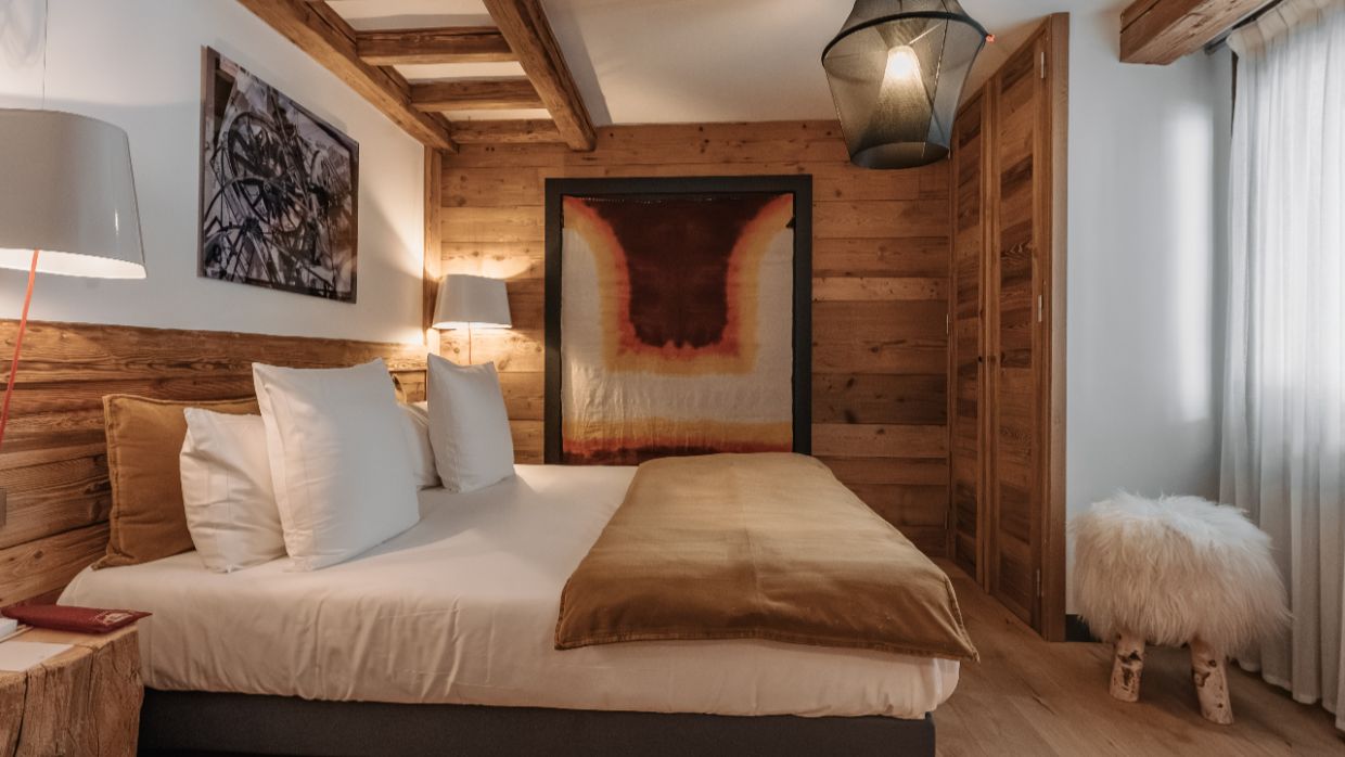 Luxury-Ski-Chalet-Vald'Isere-La Face-OSC-Bedroom.jpg