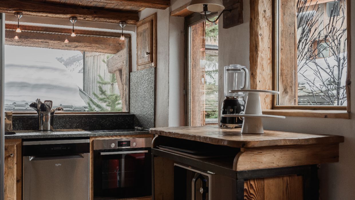 Luxury-Ski-Val d'Isere-Le Lievre-OSC-Kitchen.jpg