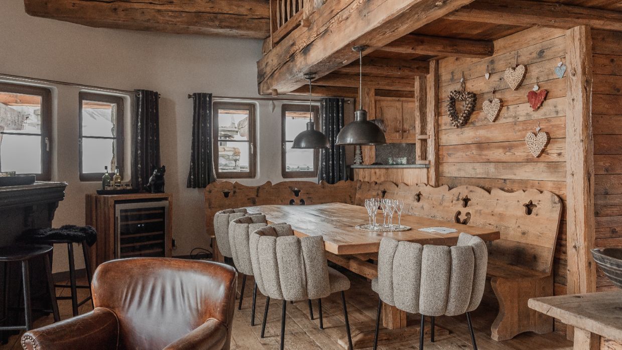 Luxury-Ski-Val d'Isere-Le Lievre-OSC- Dining.JPG
