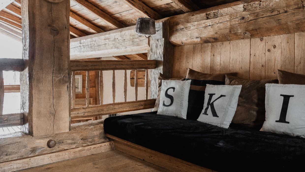 Luxury-Ski-Val d'Isere-Le Lievre-OSC- Seating.jpg